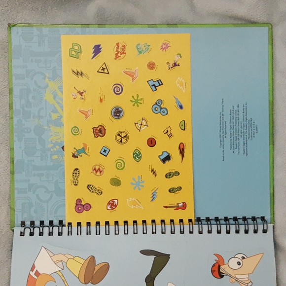 Disney Phineas and Ferb Skateboard Adventures Hardcover Book w/Wind-up Toy - Picture 7 of 11